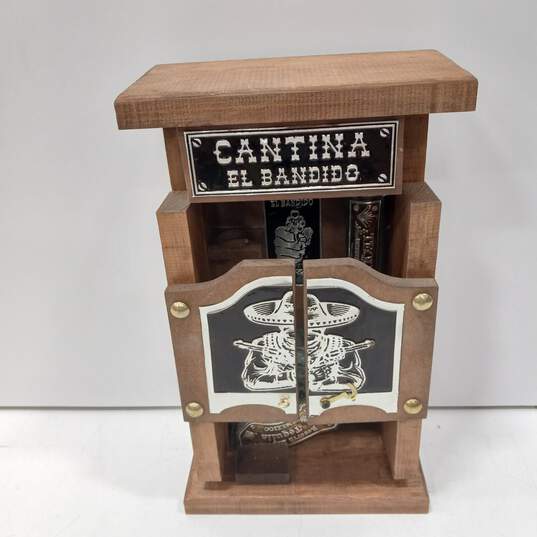 Cantina El Bandido Tequila Decanter & Wooden Case image number 1