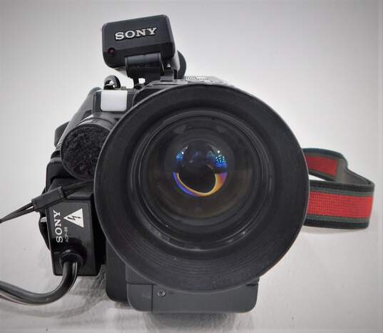 1987 Sony CCD-V5 VCR Camcorder with Manual & Case image number 11