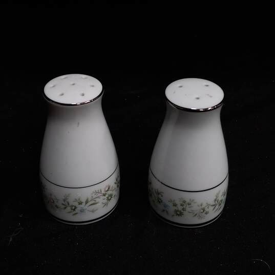Set of Noritake Savannah Cups & Saucers w/ Salt & Pepper Shakers image number 4