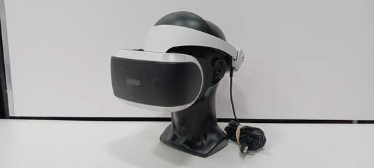 PS VR Headset image number 1