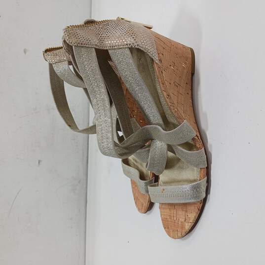 Donald Pliner Wedge Women Sandals Sz 8.5M image number 1