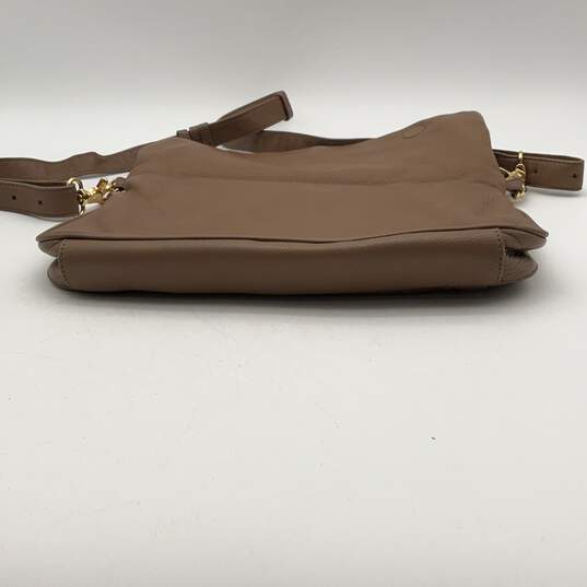 Womens Tan Leather Detachable Strap Inner Pockets Magnetic Shoulder Bag image number 5