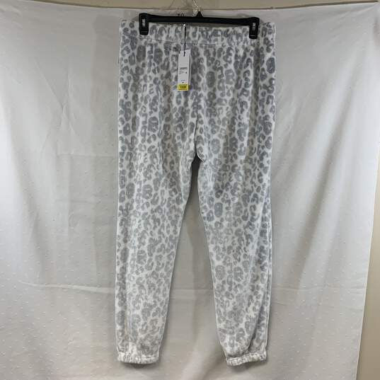 Women's Grey Leopard Print UGG Fleece Pajama Set, Sz. XL image number 4