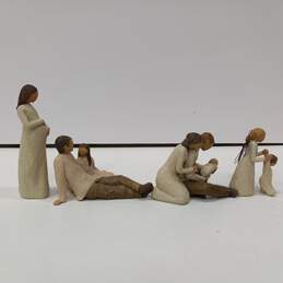 4pc Bundle of Assorted Willow Tree Figurines alternative image