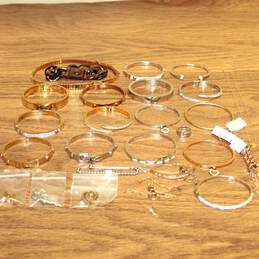 Bundle of 26 Assorted Michael Kors Jewelry Pieces - 1.45lbs