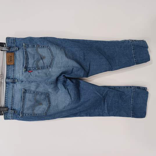 Buy the Women's 515 Blue Denim Capri Pants Size 8