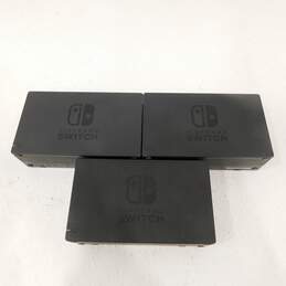 Lot of 6 Nintendo Switch docks only alternative image