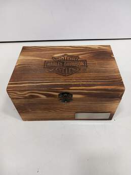 Harley-Davidson Whiskey Glasses & Ice Cube Tray in Wooden Case