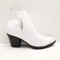 Jeeini Women's White Faux Leather Ankle Boots Size 7.5 image number 2