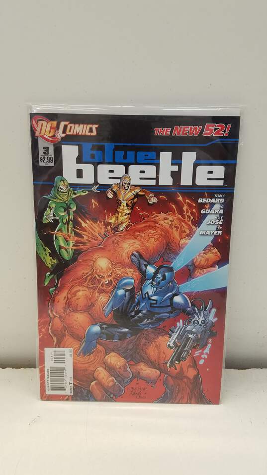 DC Blue Beetle Comic Books image number 5