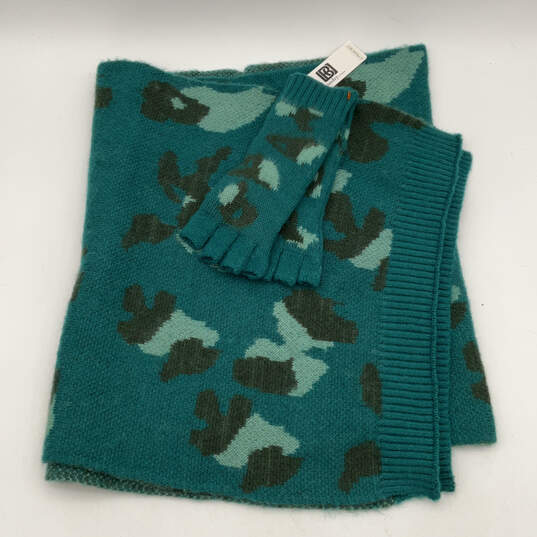 NWT Womens Green Rectangular Neck Scarf And Gloves 2 Piece Set Size 0/S image number 2