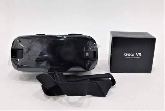 Samsung Gear VR Oculus Virtual Headset W/ Controller SM-R324 NIB image number 3