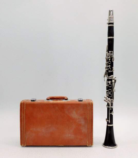 Brand B Flat Student Clarinet w/ Accessories image number 1