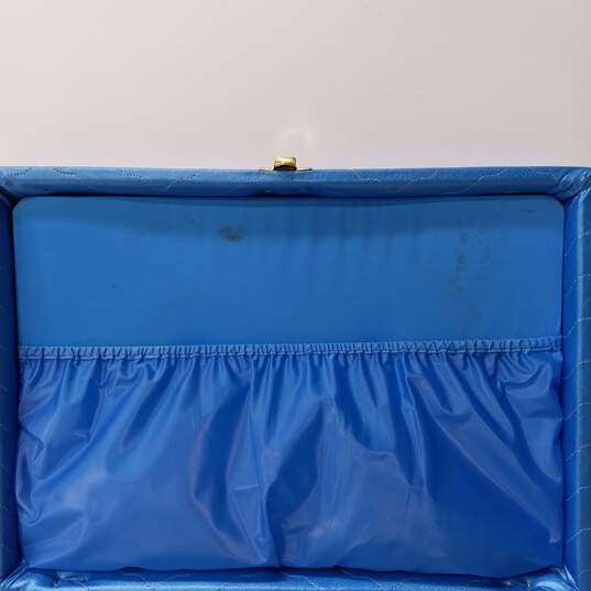Vintage KC Products Blue Quilted Box image number 3