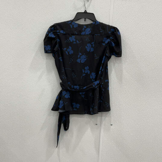 NWT Womens Black Blue Floral Short Sleeve V-Neck Wrap Blouse Top Size Small image number 2