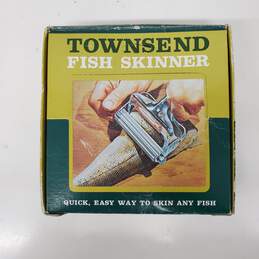 VTG Townsend Fish Skinner with Instruction Manual