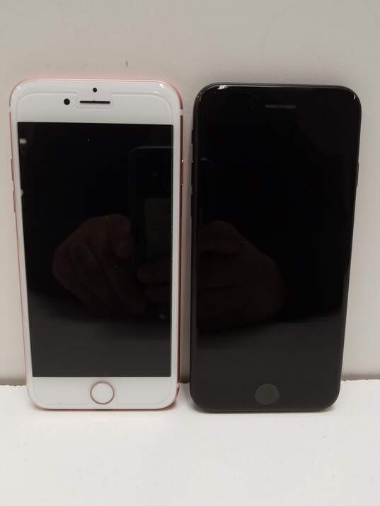 Apple iPhone 7 - Lot of 2 (For Parts) image number 1