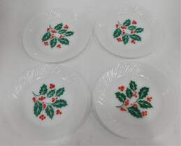 Vintage Termocrisa Crisa Christmas Holly Berry Milk Glass Dinner Plates Set of 4