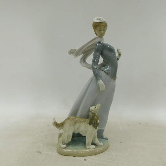 Lladro Lady With Shawl 4914 17 Inch Porcelain Figurine No Umbrella image number 2