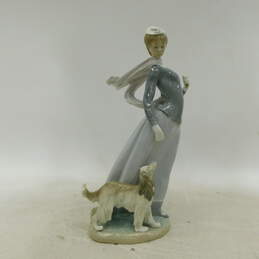 Lladro Lady With Shawl 4914 17 Inch Porcelain Figurine No Umbrella alternative image