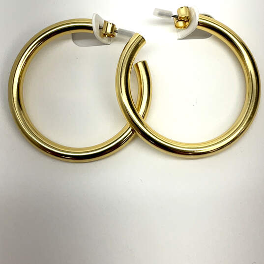 Designer J. Crew Gold-Tone Christmas Round Shape Classic Hoop Earrings image number 3