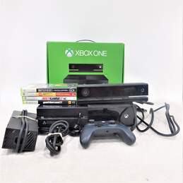 Microsoft Xbox One 500gb w/ 4 games