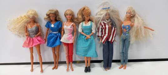 Bundle of 6 Assorted Vintage Mattel Barbie Dolls image number 1