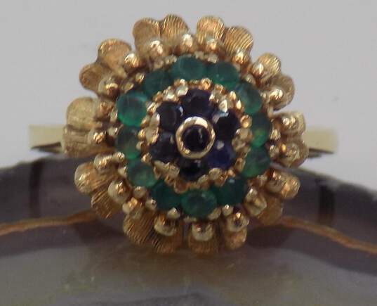 Vintage 14K Gold Sapphire & Emerald Brushed Textured Flower Dome Statement Ring 6.3g image number 4