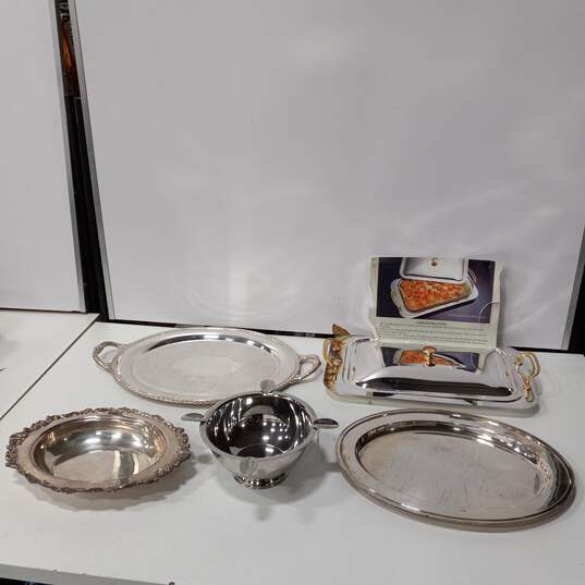 Bundle of 5 Piece Set of Assorted Stainless Silver Tone Dishes image number 1