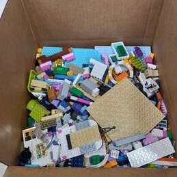 8lbs Lot of Assorted Lego Building Pieces