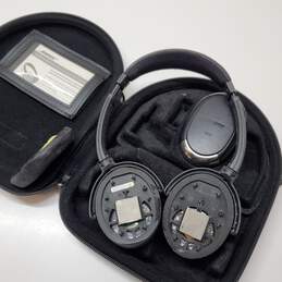 Bose Quiet Comfort 3 QC3 Acoustic Noise Cancelling Headphones w/Case (For Parts) alternative image