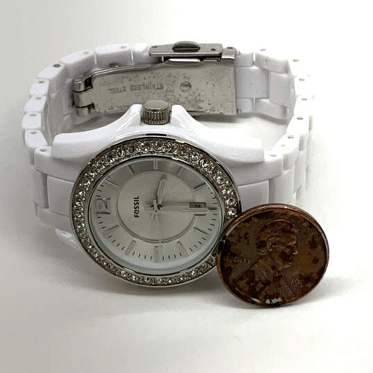 Designer Fossil White Chain Strap Rhinestone Analog Dial Quartz Wristwatch image number 2
