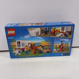Lego City Horse Transporter 60327 alternative image