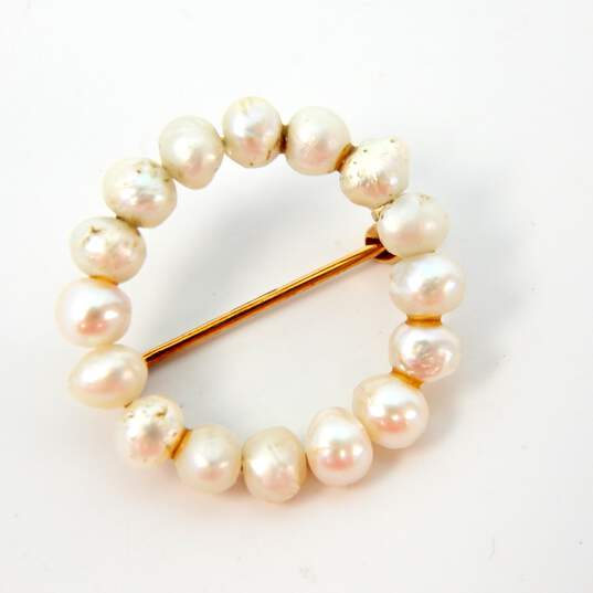 Vintage 14K Yellow Gold White Pearls Open Circle Brooch 2.0g image number 5