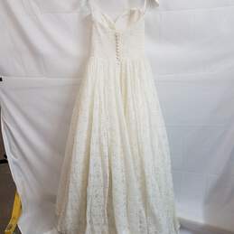 Mori Lee ivory lace wedding dress alternative image
