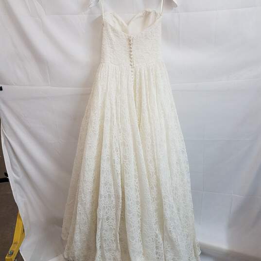 Mori Lee ivory lace wedding dress image number 2