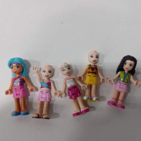 17pc Bundle of Assorted Lego Friends Minifigures image number 3