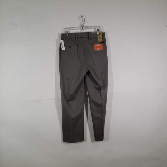 NWT Mens Classic Fit Flat Front No Wrinkles Slash Pockets Dress Pants Size 32X30 image number 2