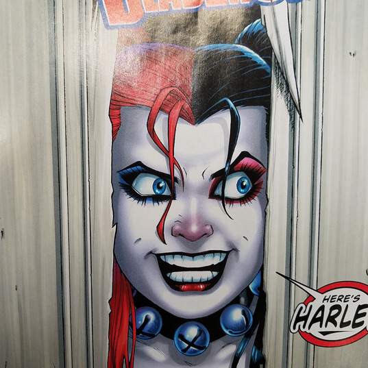 DC Harley Quinn Comic Books image number 3