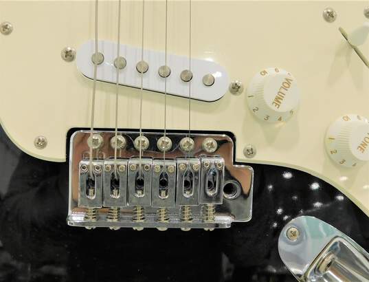 Squier by Fender Affinity Series Strat Model Black Electric Guitar w/ Gig Bag image number 3