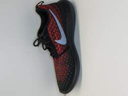 Nike Men's Roshe Two Flyknit 365 Running Shoe, Size: 9.5, Black And Red alternative image