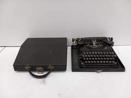Vintage Corona Typewriter In Case