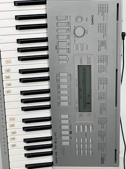 Casio WK-225 Silver Portable Beginner Electronic Keyboard E-0543580-E alternative image
