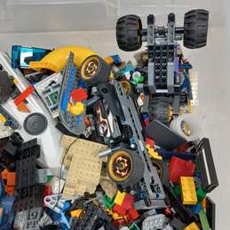 9.7lbs. of Assorted LEGO Building Bricks alternative image