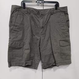 Columbia Gray Cargo Shorts Men's Size 42