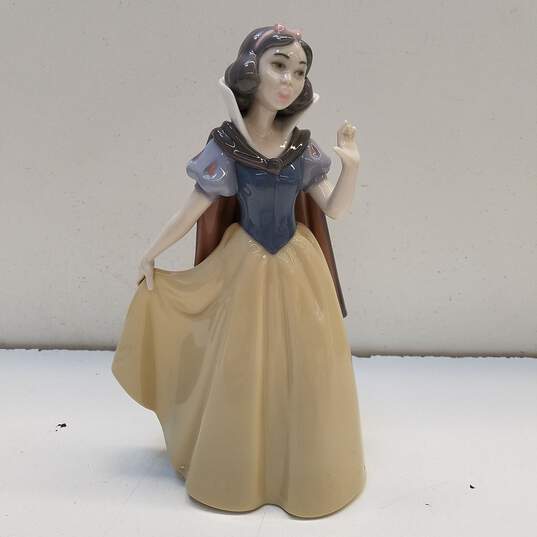 Lladro Snow White Figurine #07555 with Original Box Missing Bird image number 1