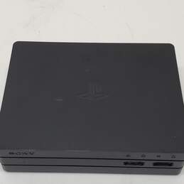 Sony Playstation 4 w/ Accessories, 500GB, CUH-1115A - Glacier White