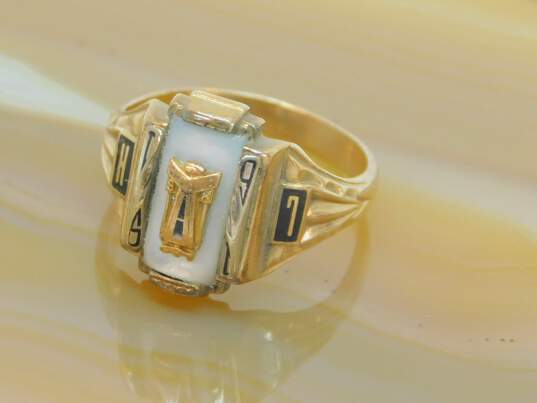 Vintage 10K Yellow Gold Mother Of Pearl 1961 Class Ring 4.0g image number 1
