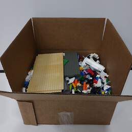 4 Pounds Of Lego Pieces & Parts