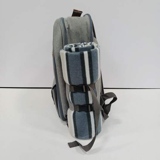 DELUXY Mr. and Mrs. Insulated Picnic Backpack for 2 image number 5